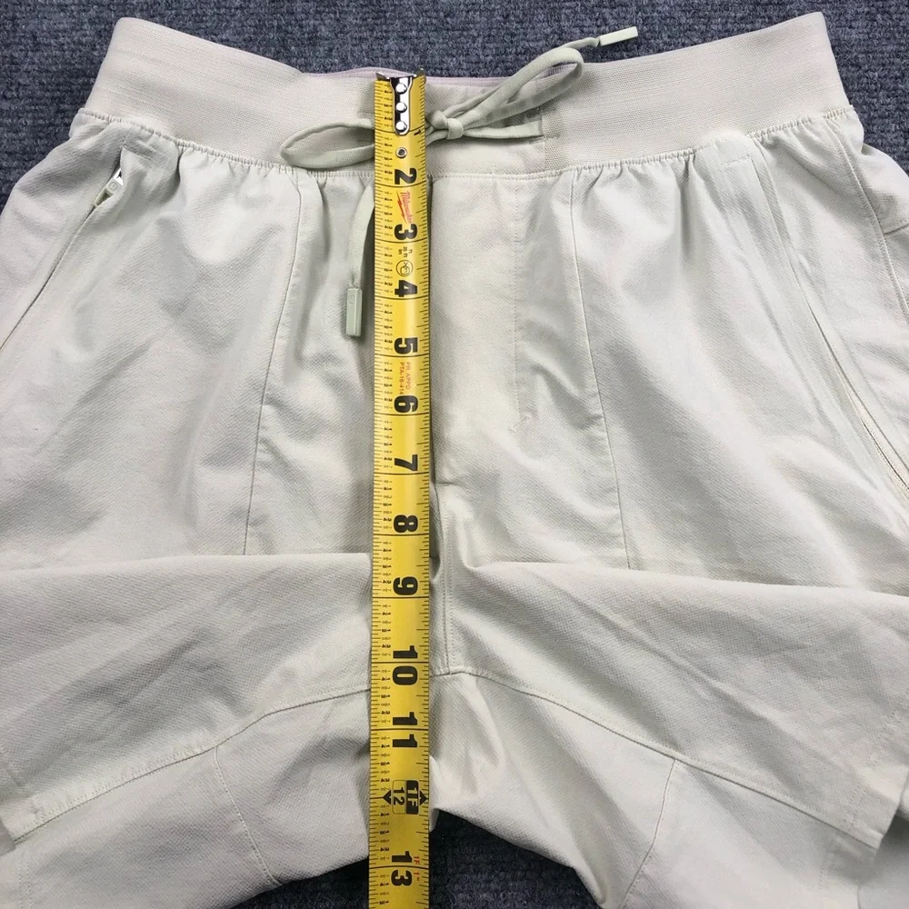 Lululemon Women’s License to Train Linerless Shorts - Picture 4 of 7